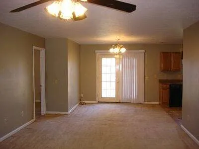 3 bed, 1.5 bath, $1,350 — Photo 4