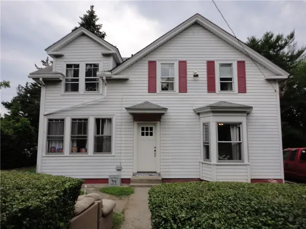 45 Commonwealth Ave, Warwick, RI 02886