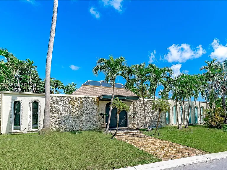 111 S Hibiscus Dr — Photo 23