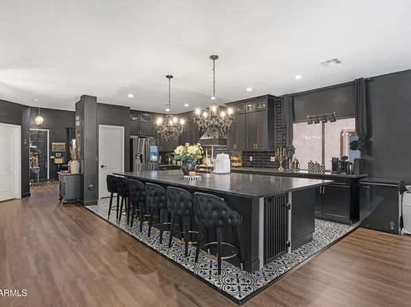 201 E MULE TRAIN Trail, San Tan Valley, AZ 85143