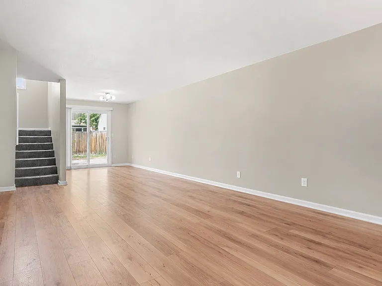 1211 Meadow St — Photo 4