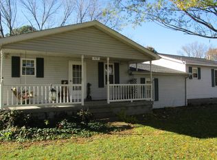 117 Juneberry Dr, Flora, IL 62839