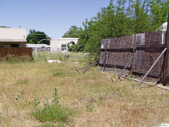 4th image of 25159 Josephine St