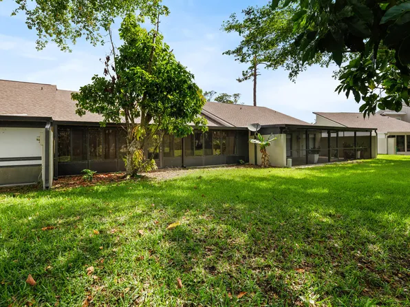 12814 Spinnaker Lane, Wellington, FL 33414