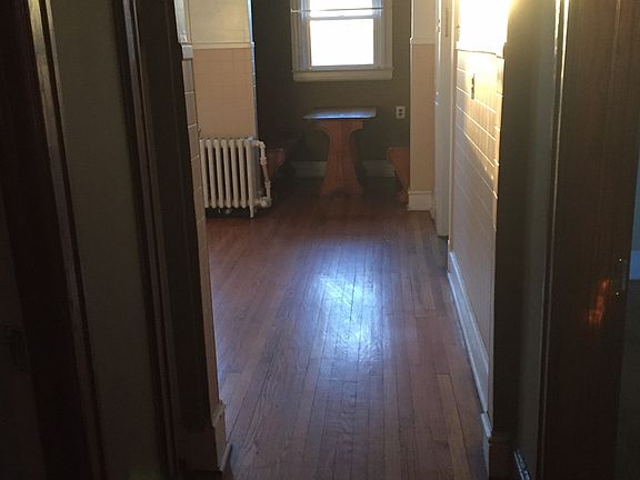 5th image of 230 Davis Ave