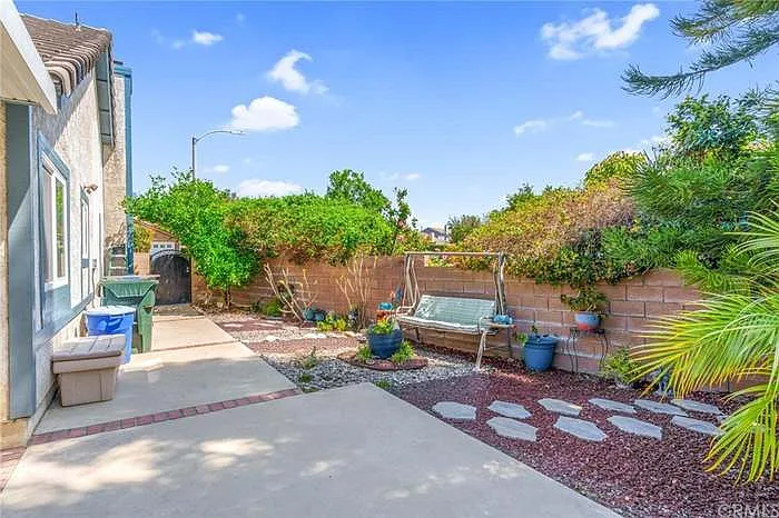 Sundance Dr — Photo 16