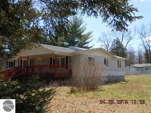 5th image of 2396 Douglas Dr