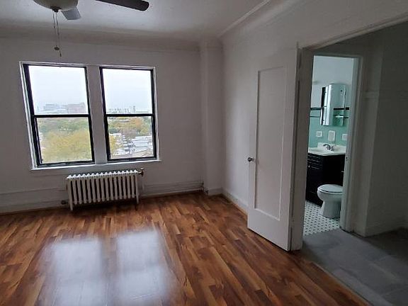 5th image of 5528 S Hyde Park Blvd
