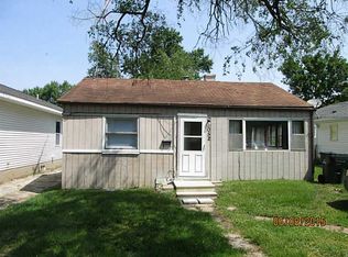 1052 32nd St NE, Cedar Rapids, IA 52402