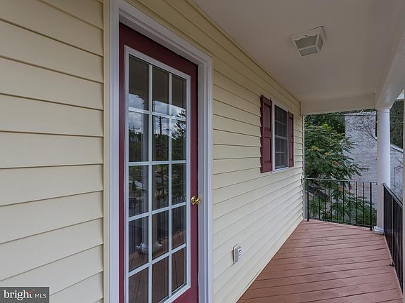 4th image of 209 Ferdinand St