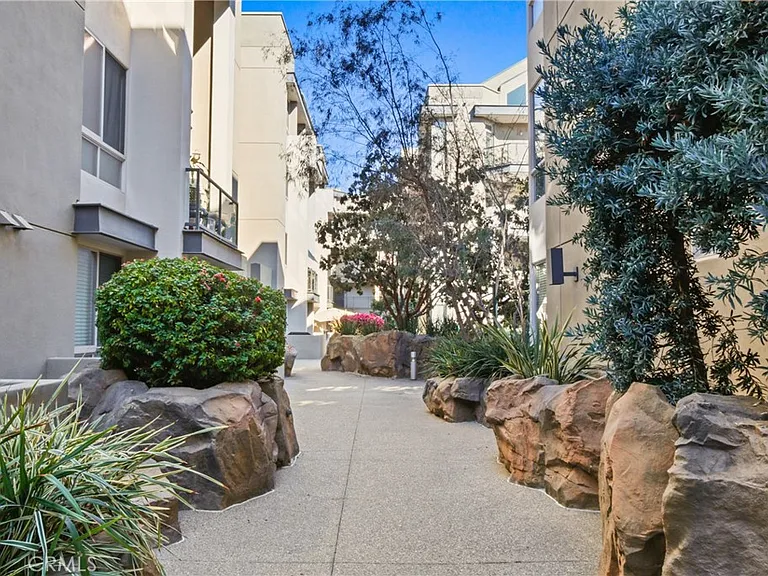 13044 Pacific Promenade — Photo 19