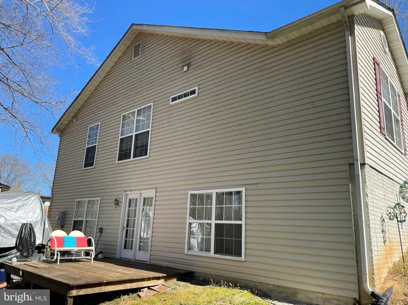 197 Locust Dr, Louisa, VA 23093