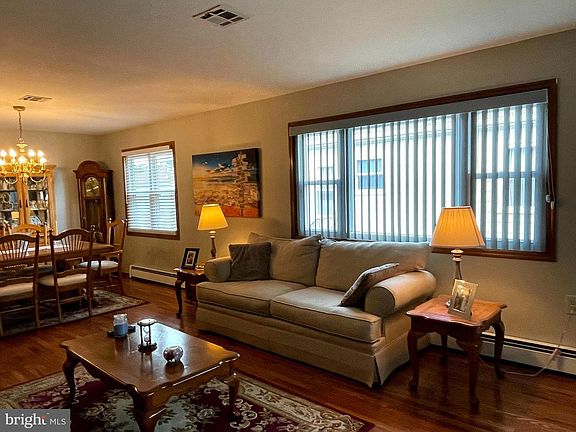 5th image of 48 Normanton Ct