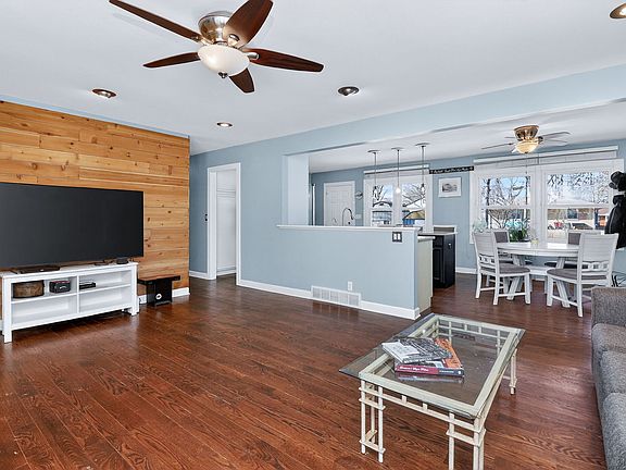 5th image of 212 Hill Ave