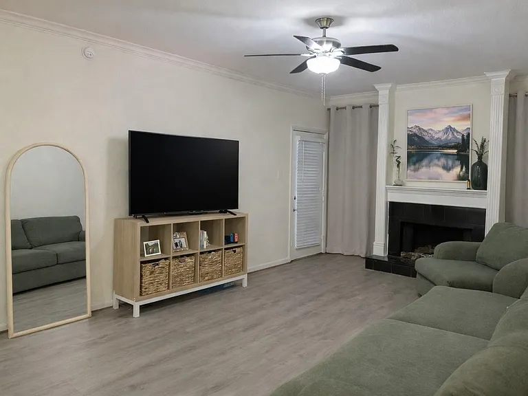 10049 Westpark Dr #111 — Photo 4