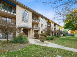 8805 S 79th Ave APT 11, Hickory Hills, IL 60457