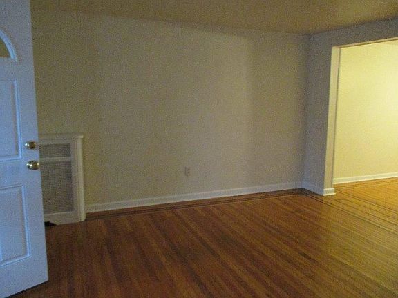 2nd image of 2516 Massey St