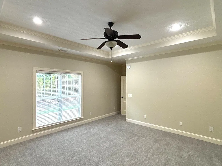 1018 Silver Lake Dr — Photo 22