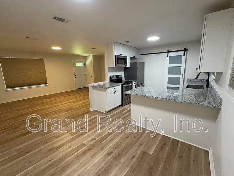 6119 Shawn Ln — Photo 6