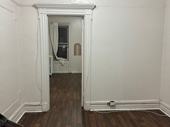 3rd image of 528 52nd St #3