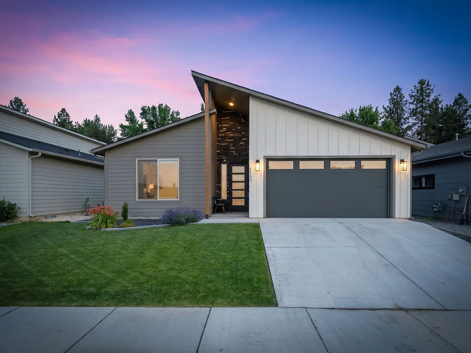 3 bed, 1727 sqft, $2,850 — Photo 1
