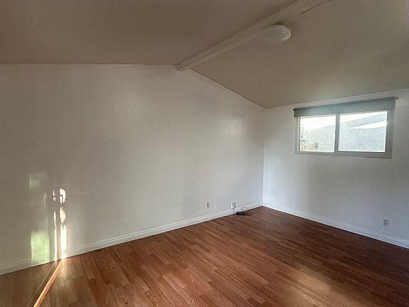 4th image of 20637 Kittridge St