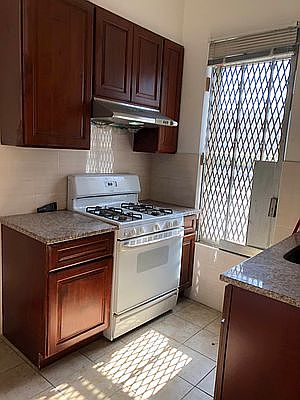 2nd image of 83 Chrystie St APT 6E