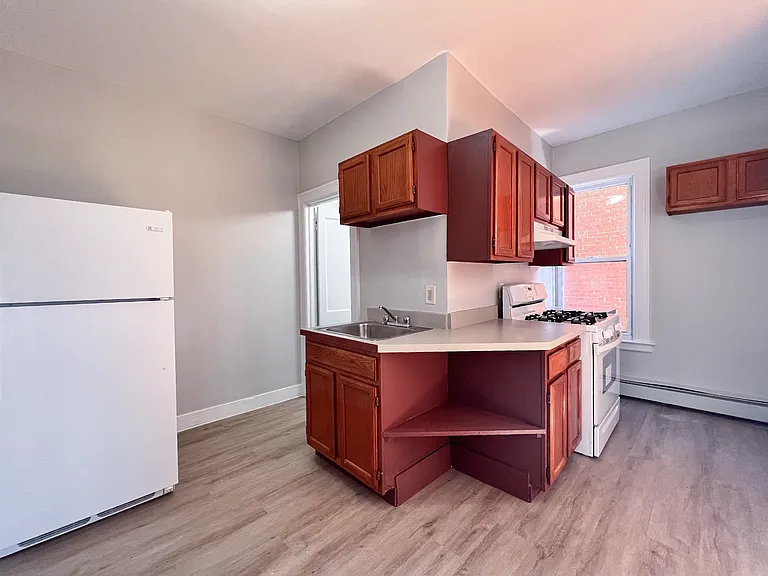 291 Buckingham St / Luca Investments LLC — Photo 59