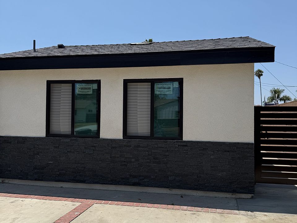Private entrance and driveway parking