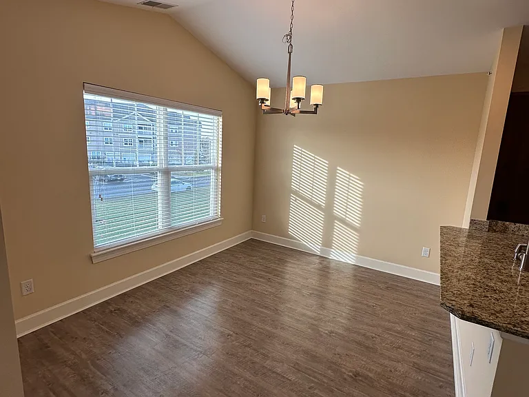 Dockside Village Apartments — Photo 68