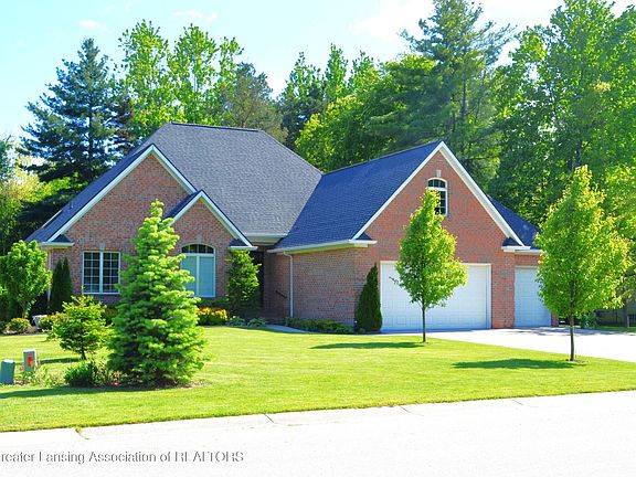 3rd image of 3401 N Burwick Dr