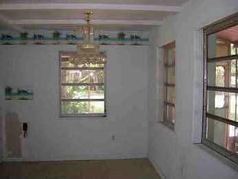 4th image of 713 SE 9th Cir S