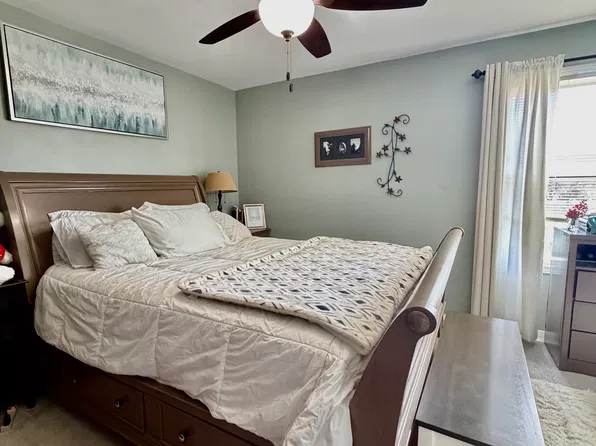 2607 Oakshire Ct, Aurora, IL