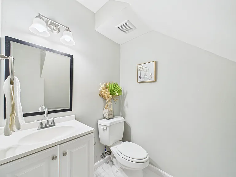 7836 Bateman Ln #7836 — Photo 11