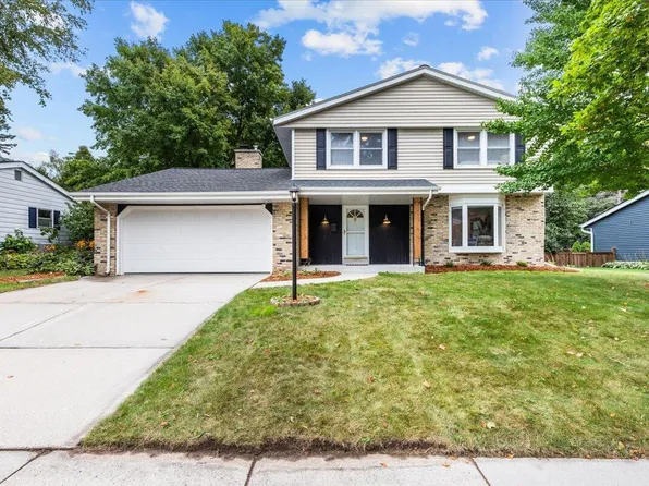 W52N764 Windsor DRIVE, Cedarburg, WI 53012