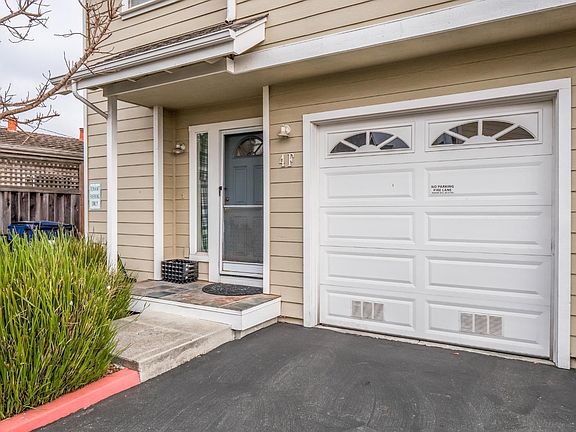 5th image of 4 Holly Dr Unit F
