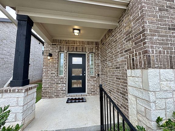 2nd image of 2021 Meliana Dr