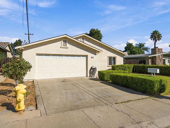 3rd image of 1581 Valerie Ln