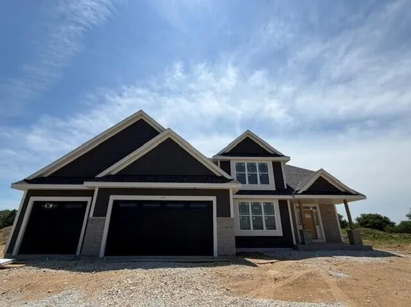 617 Talbots Woods DRIVE, Dousman, WI 53118