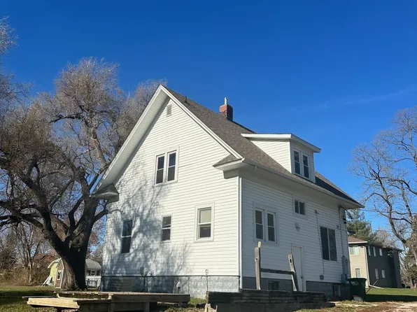 219 S College St, Agency, IA 52530