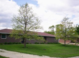 810 Maple St, Dexter, IA 50070