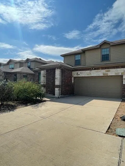 3 bed, 2.5 bath, 1427 sqft, $1,650 — Photo 2