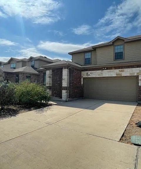 118 Creekside Villa Dr — Photo 2
