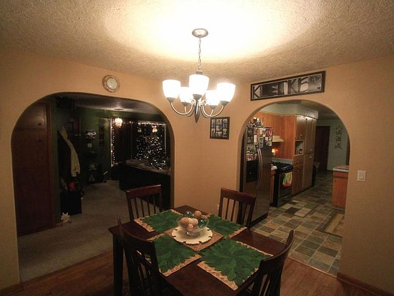 4th image of 423 NE 11th St