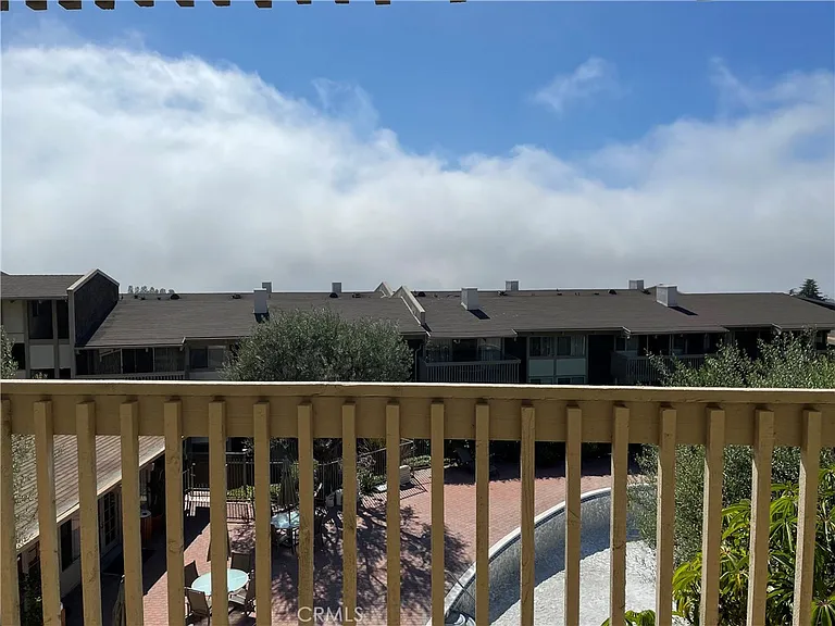 6542 Ocean Crest Dr — Photo 9