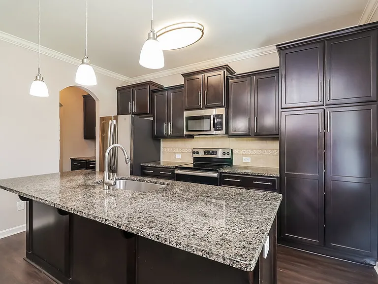 2101 Lake Vista Dr — Photo 9
