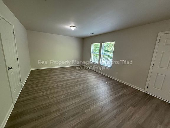4th image of 3802 Bellingham Ct