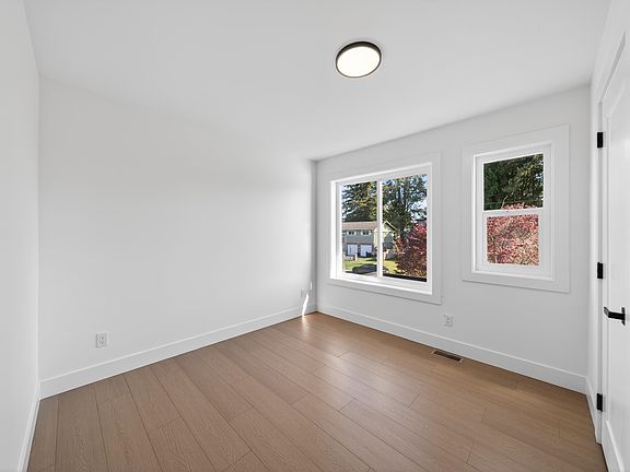 4th image of 11399 85a Ave