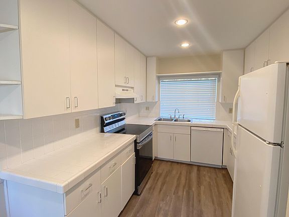 4th image of 1373 Cottonwood Cir