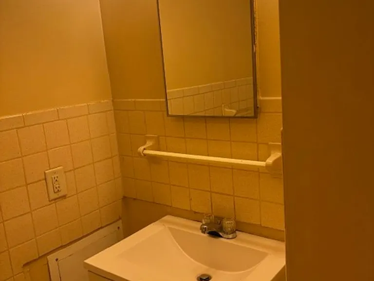 844 Washington Ave — Photo 4